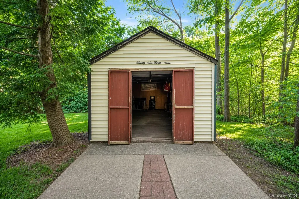 2439 2nd Street East Meadow NY 11554