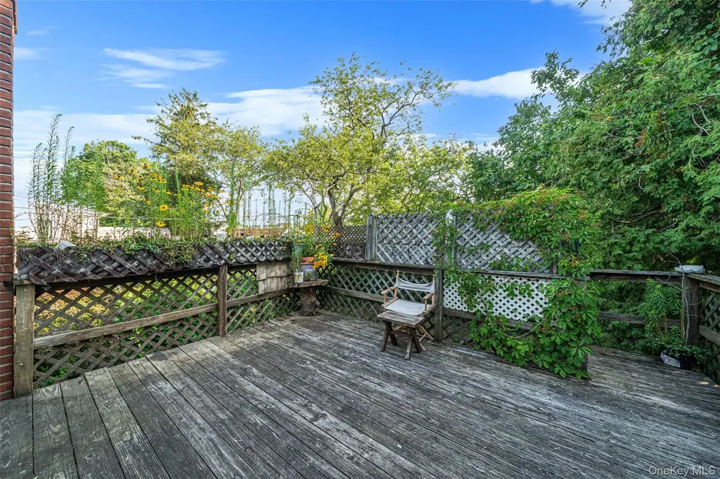 2439 2nd Street East Meadow NY 11554