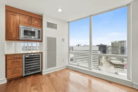 5 Renaissance White Plains NY 10601