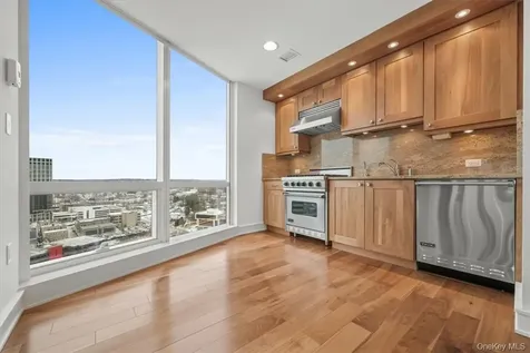 5 Renaissance White Plains NY 10601