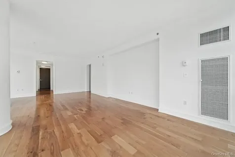 5 Renaissance White Plains NY 10601