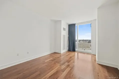 5 Renaissance White Plains NY 10601
