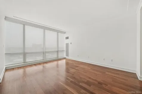 5 Renaissance White Plains NY 10601