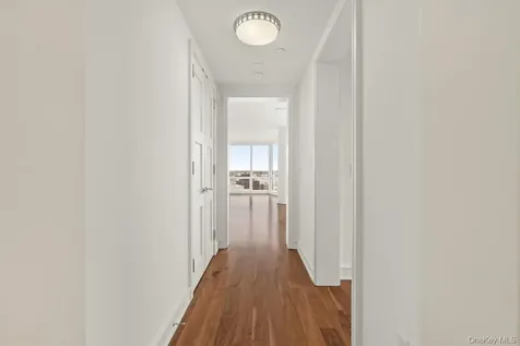 5 Renaissance White Plains NY 10601