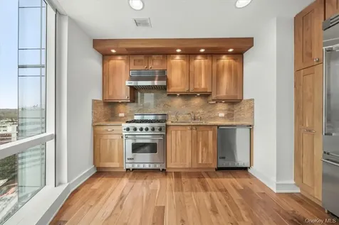 5 Renaissance White Plains NY 10601