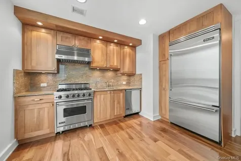 5 Renaissance White Plains NY 10601