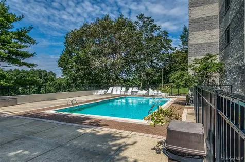703 Pelham Road New Rochelle NY 10805