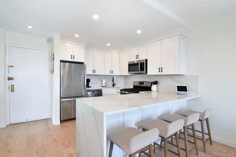 703 Pelham Road New Rochelle NY 10805