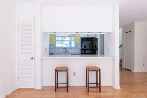 32 North Loop Rhinebeck NY 12572