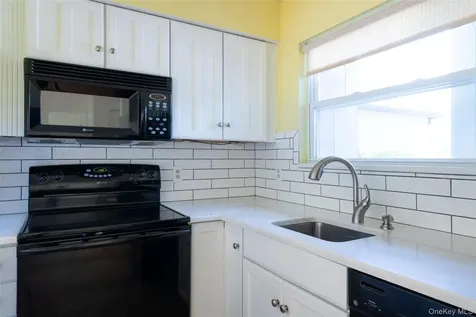 32 North Loop Rhinebeck NY 12572