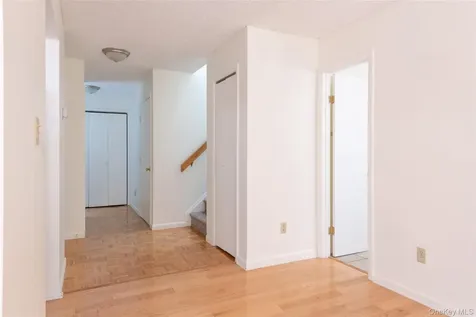32 North Loop Rhinebeck NY 12572