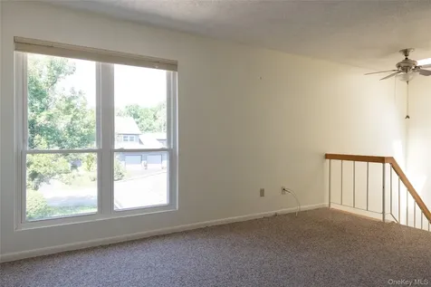 32 North Loop Rhinebeck NY 12572