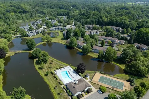 32 North Loop Rhinebeck NY 12572