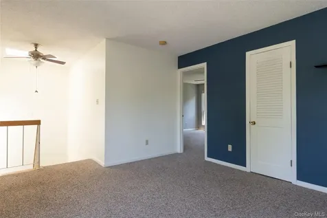 32 North Loop Rhinebeck NY 12572