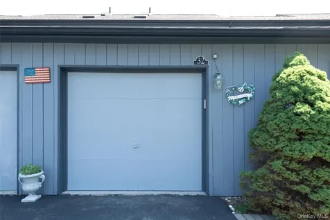 32 North Loop Rhinebeck NY 12572