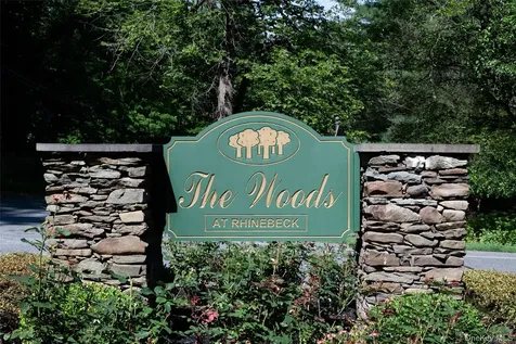 32 North Loop Rhinebeck NY 12572