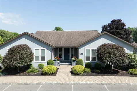 32 North Loop Rhinebeck NY 12572