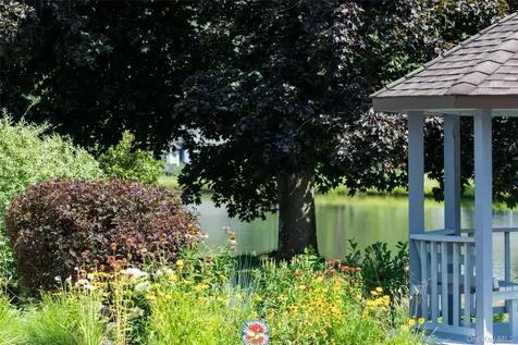 32 North Loop Rhinebeck NY 12572