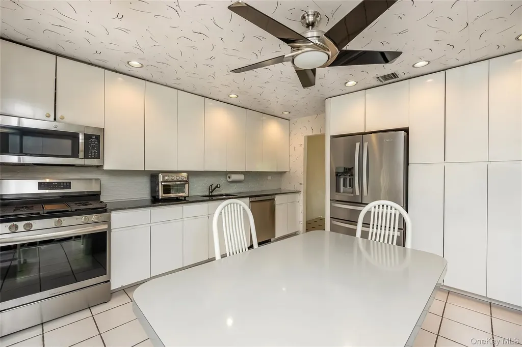 900 Flanders Drive Valley Stream NY 11581