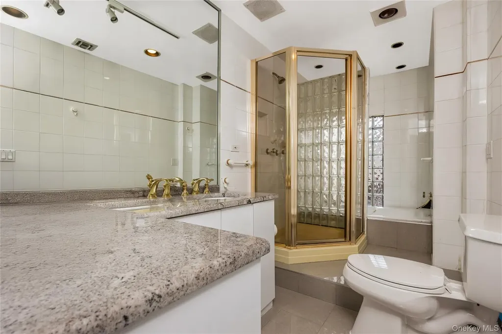 900 Flanders Drive Valley Stream NY 11581