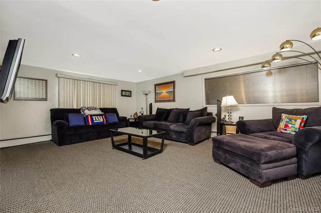 900 Flanders Drive Valley Stream NY 11581