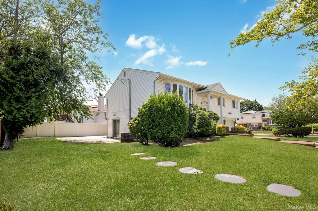 900 Flanders Drive Valley Stream NY 11581