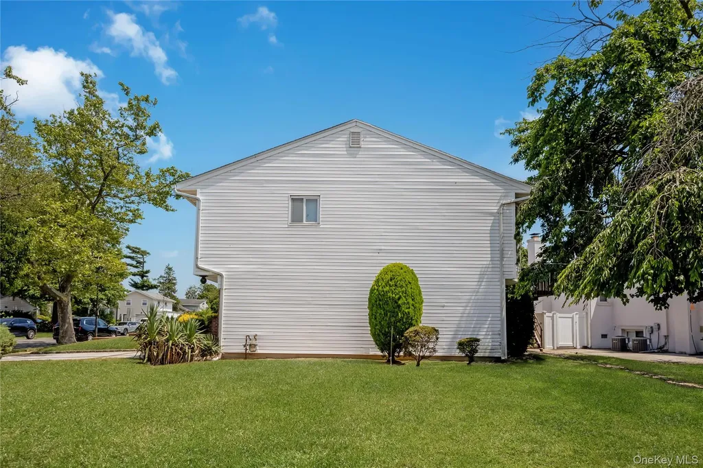 900 Flanders Drive Valley Stream NY 11581