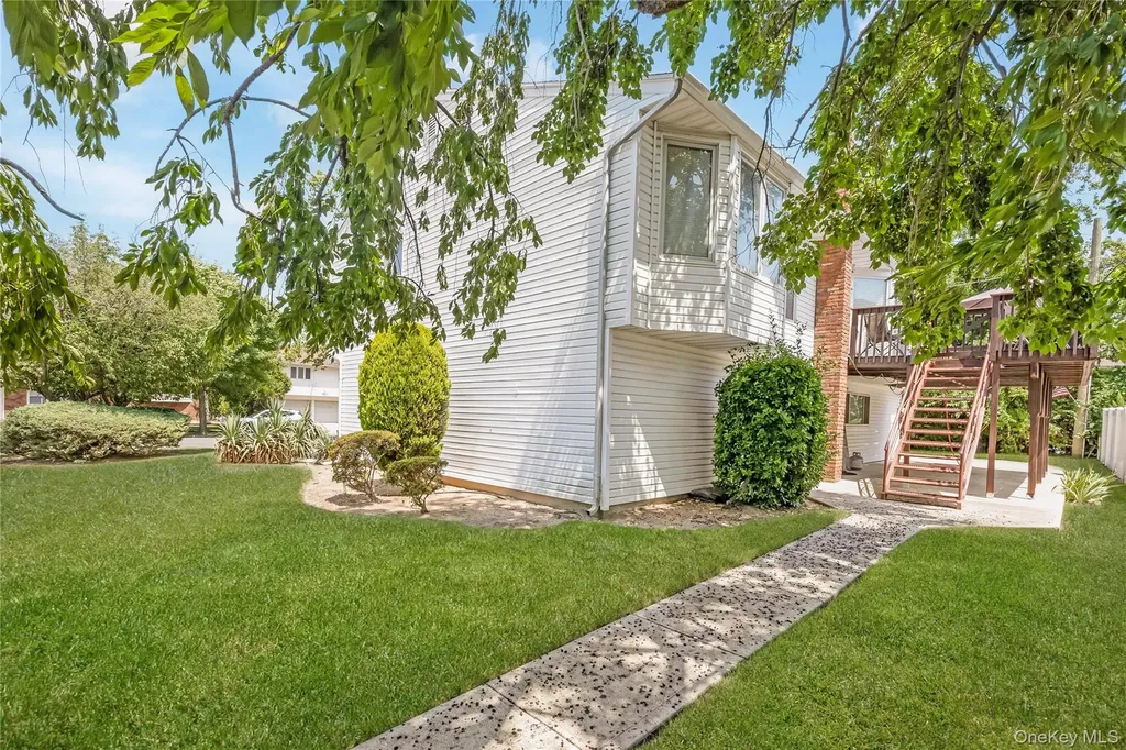 900 Flanders Drive Valley Stream NY 11581