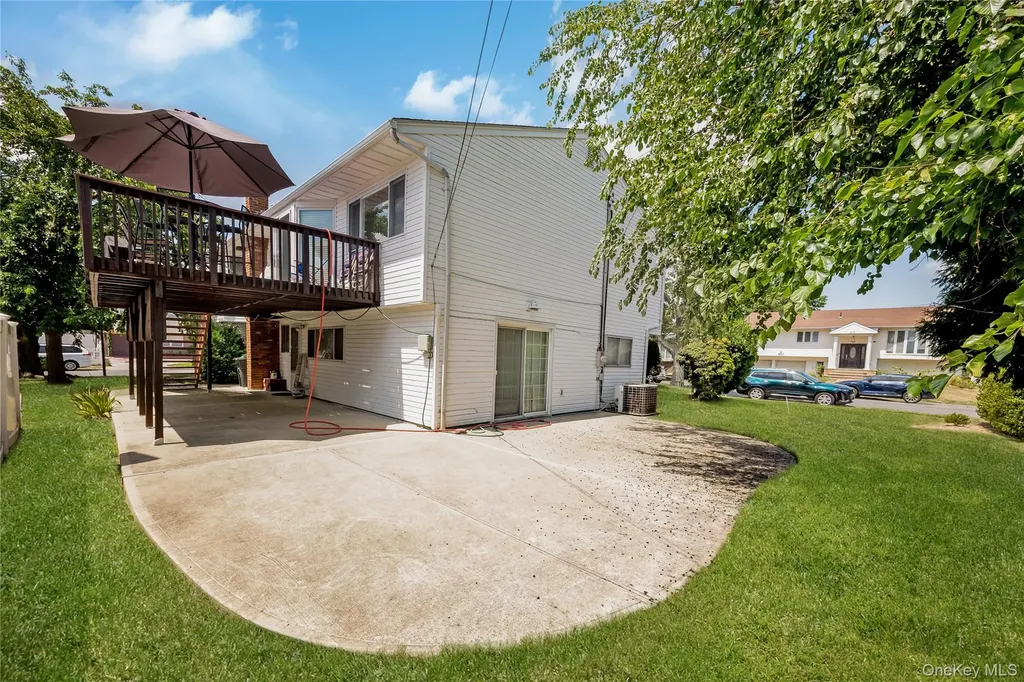 900 Flanders Drive Valley Stream NY 11581