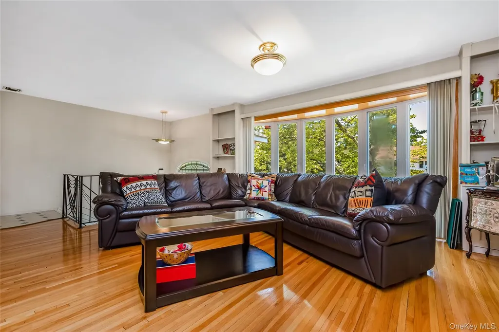 900 Flanders Drive Valley Stream NY 11581