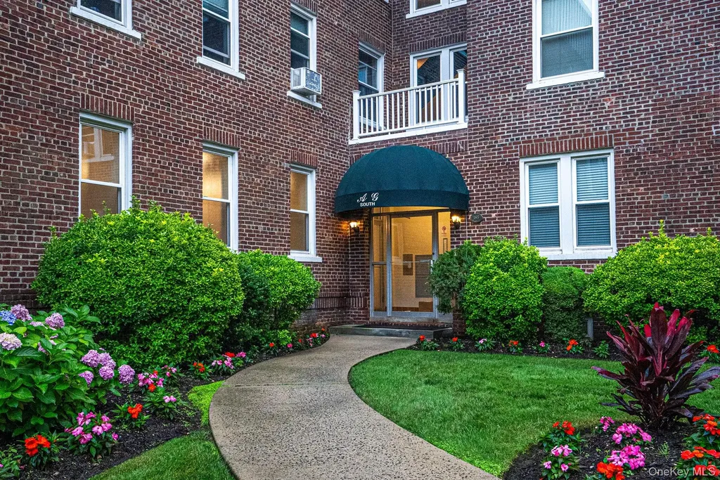 185 Atlantic Avenue Lynbrook NY 11563