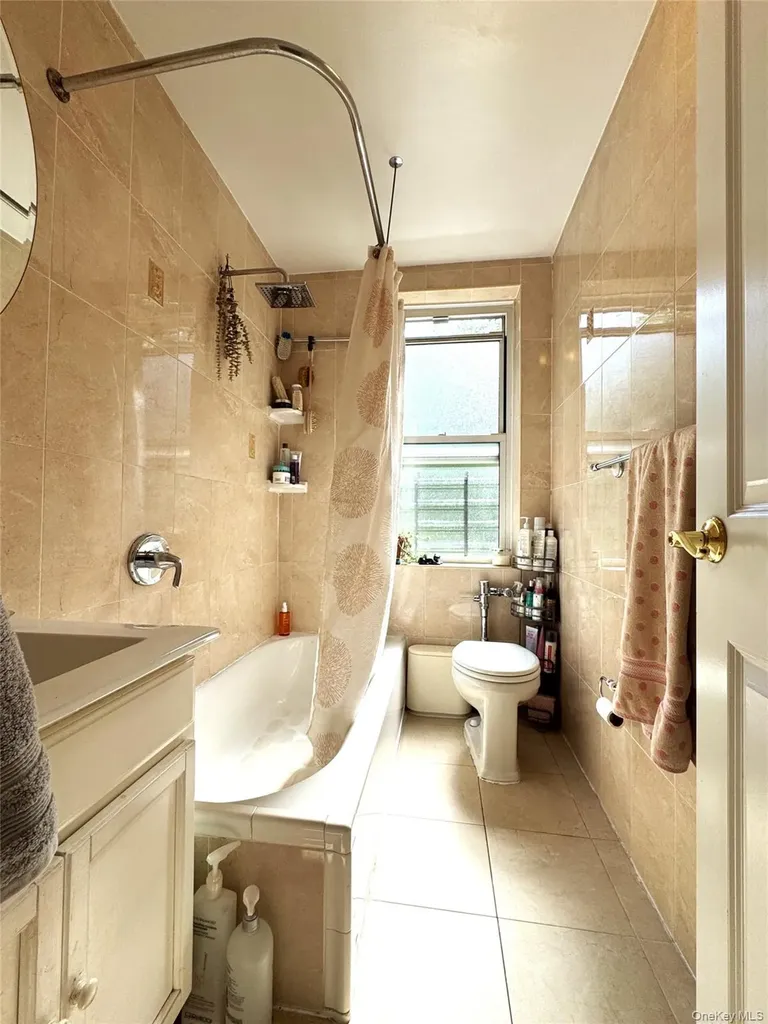 141-02 78th Road Flushing NY 11367