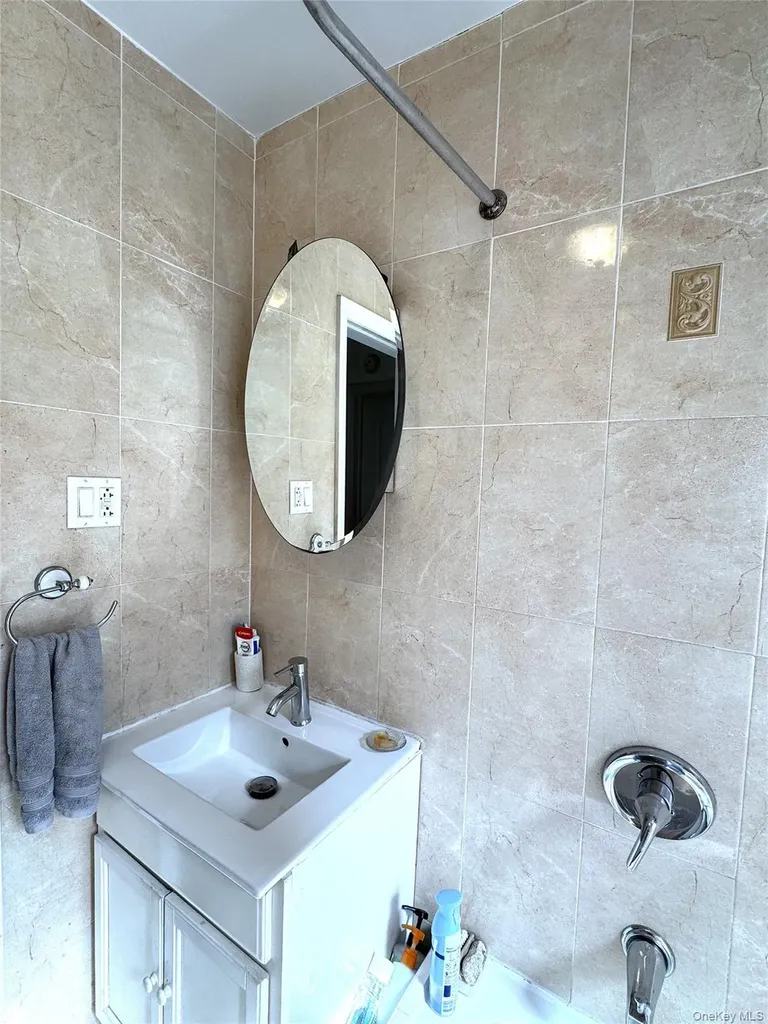 141-02 78th Road Flushing NY 11367