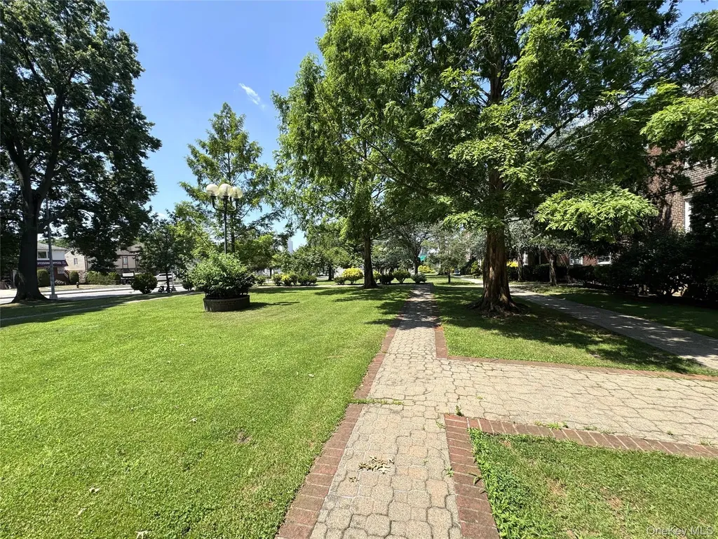 141-02 78th Road Flushing NY 11367
