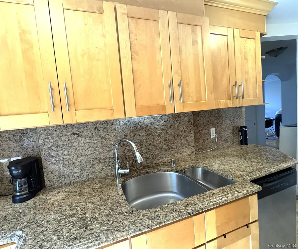 141-02 78th Road Flushing NY 11367