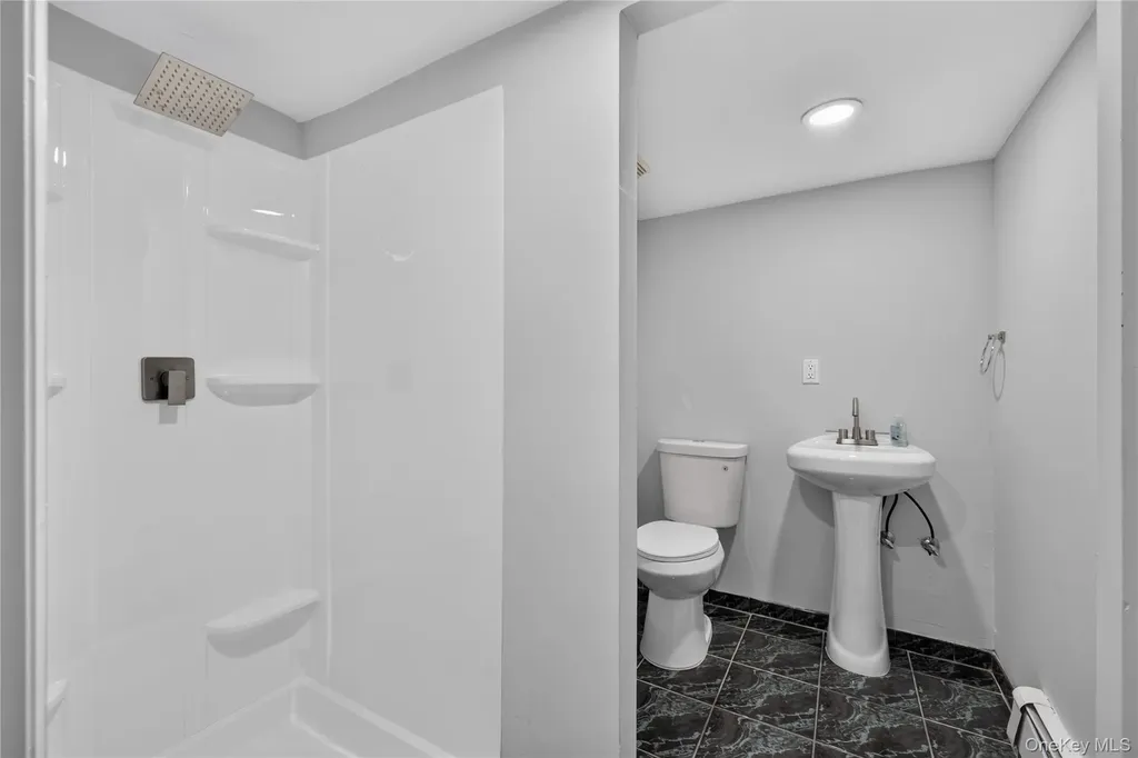 49 Bixley Heath Lynbrook NY 11563