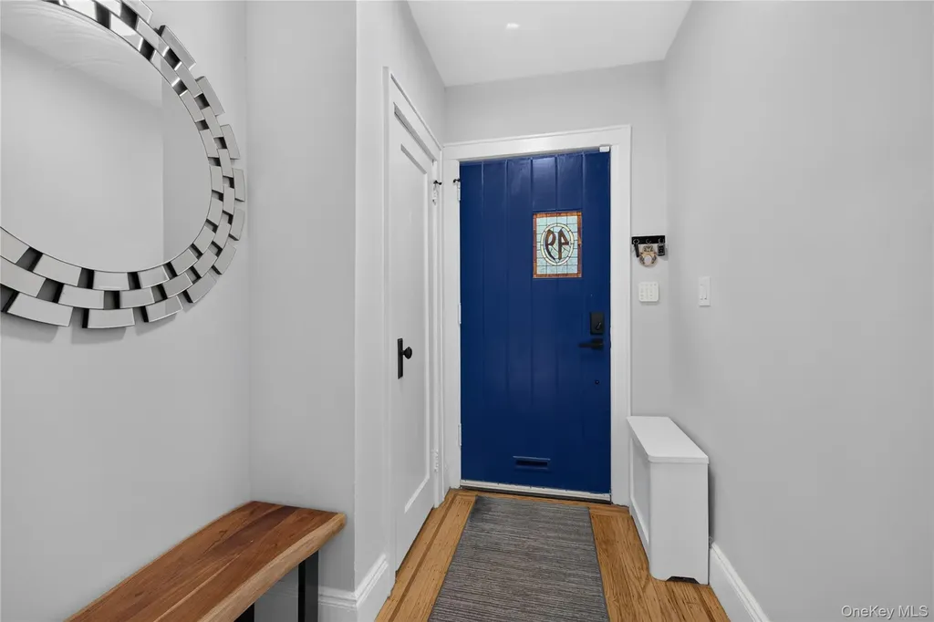 49 Bixley Heath Lynbrook NY 11563