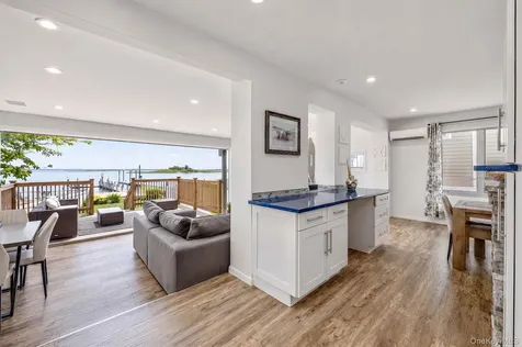 16 Brockmeyer Drive Massapequa NY 11758