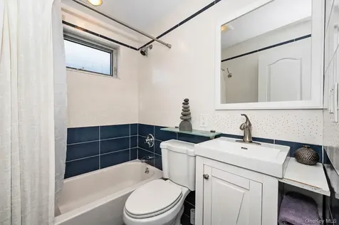 16 Brockmeyer Drive Massapequa NY 11758