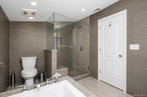 16 Brockmeyer Drive Massapequa NY 11758