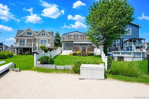 16 Brockmeyer Drive Massapequa NY 11758