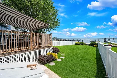 16 Brockmeyer Drive Massapequa NY 11758