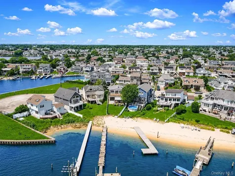 16 Brockmeyer Drive Massapequa NY 11758