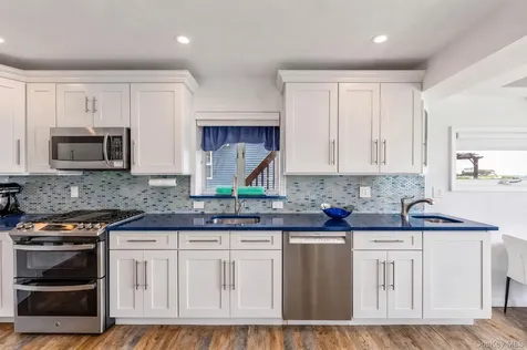 16 Brockmeyer Drive Massapequa NY 11758