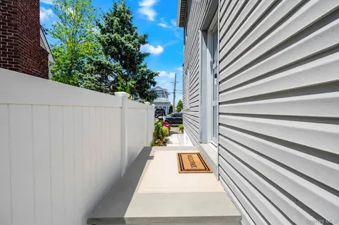 16 Brockmeyer Drive Massapequa NY 11758