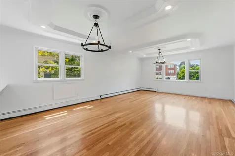 21 Bryn Mawr Place Yonkers NY 10701