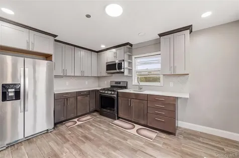 21 Bryn Mawr Place Yonkers NY 10701