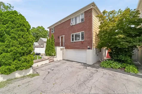 21 Bryn Mawr Place Yonkers NY 10701