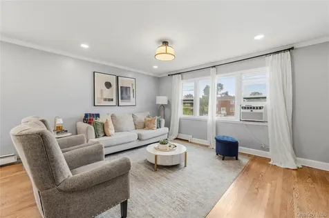 21 Bryn Mawr Place Yonkers NY 10701