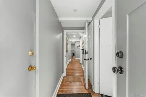 21 Bryn Mawr Place Yonkers NY 10701